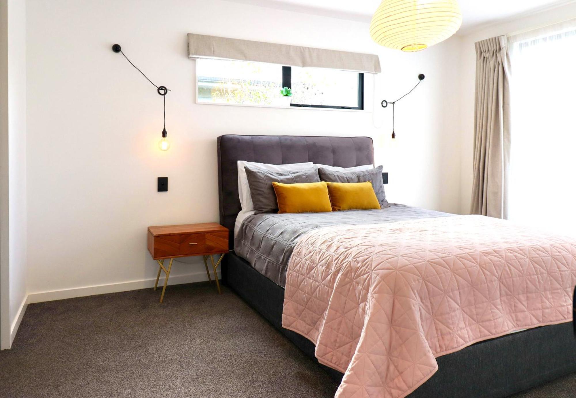 Black Barn Modern: Luxe Martinborough Escape Экстерьер фото